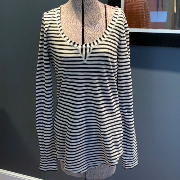 Banana Republic black/ecru stripe linen blend top - Picture 2 of 5